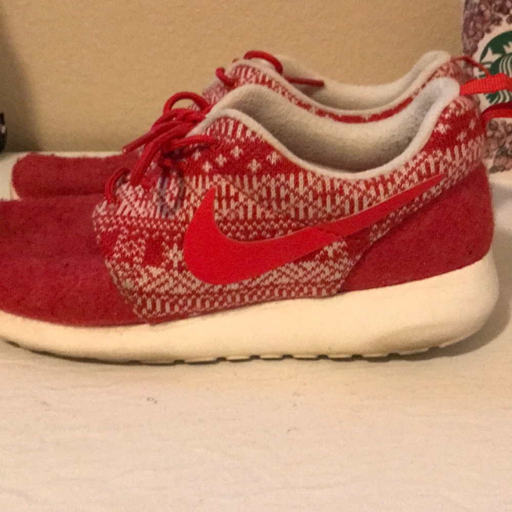Gently Used Nike Rosches